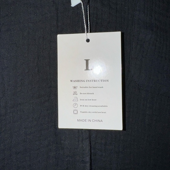 Flygon top 
Cotton
Large 
Closure type Button up - Picture 6 of 7